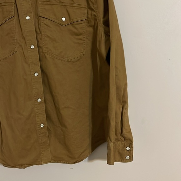 Banana Republic Men's Stone Washed Snap Button Long-Sleeve shirt - Picture 4 of 9